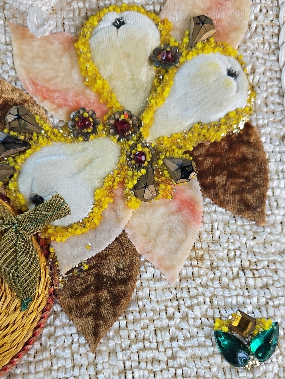 Handcrafted Cream Straw Tote with Yellow Floral Appliqué - Picture 3 of 5